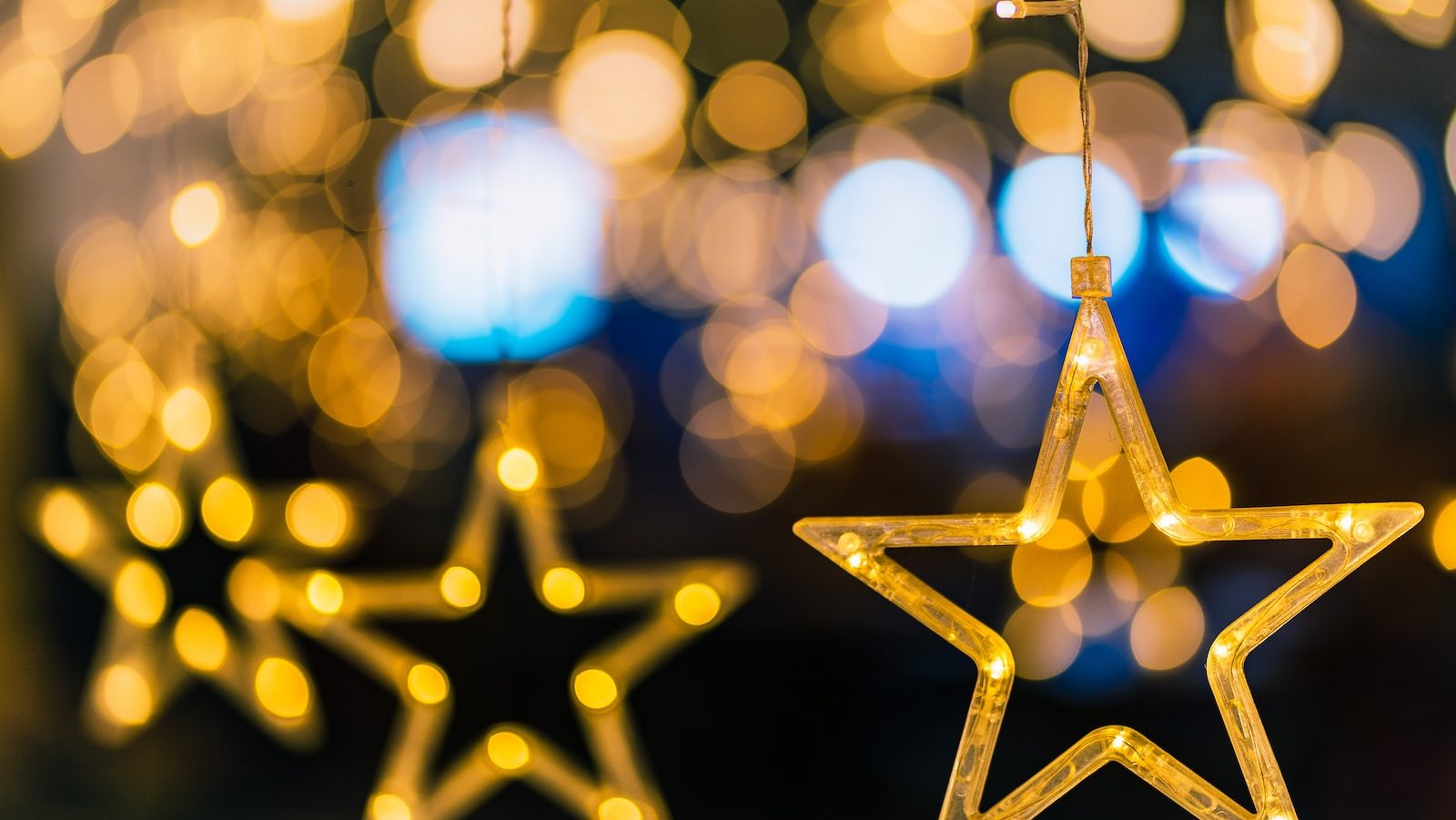 yellow light bokeh in bokeh photography